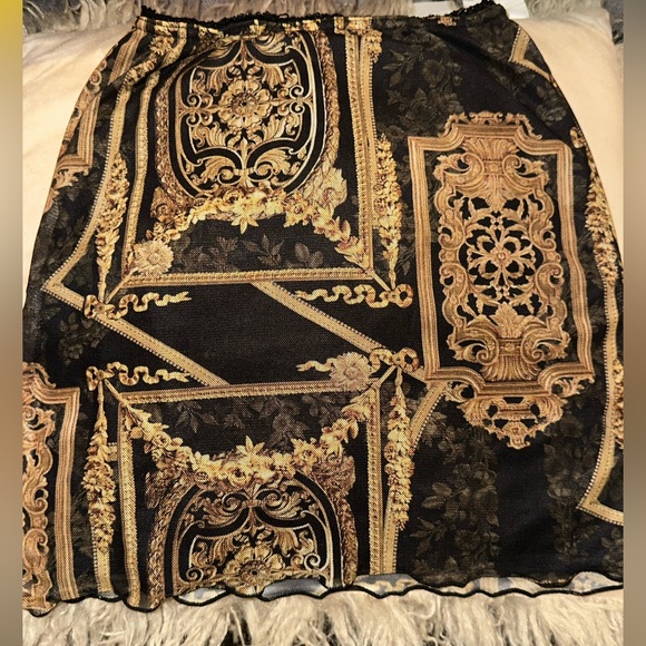 PRETTY LITTLE THING ABSTRACT SKIRT - Picture 4 of 8